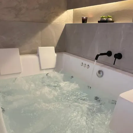 公寓 Jacuzzi Ladadika