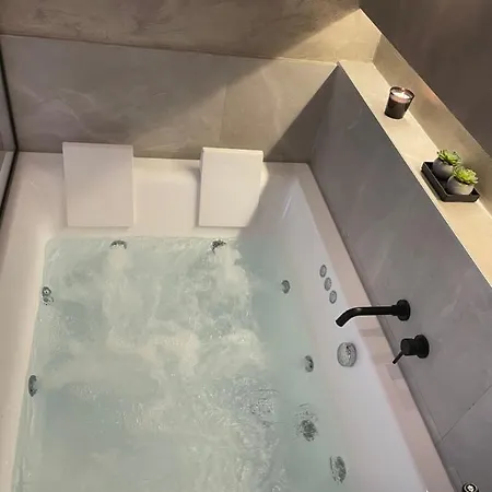 Jacuzzi Ladadika 塞萨洛尼基